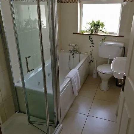 St. Catherines לינה וארוחת בוקר