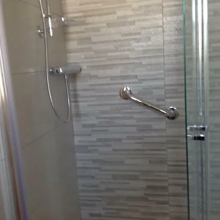 St. Catherines فندق مبيت وإفطار دولين